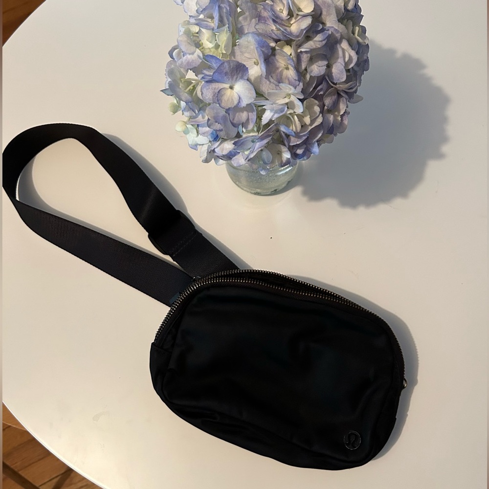 Lululemon belt bag